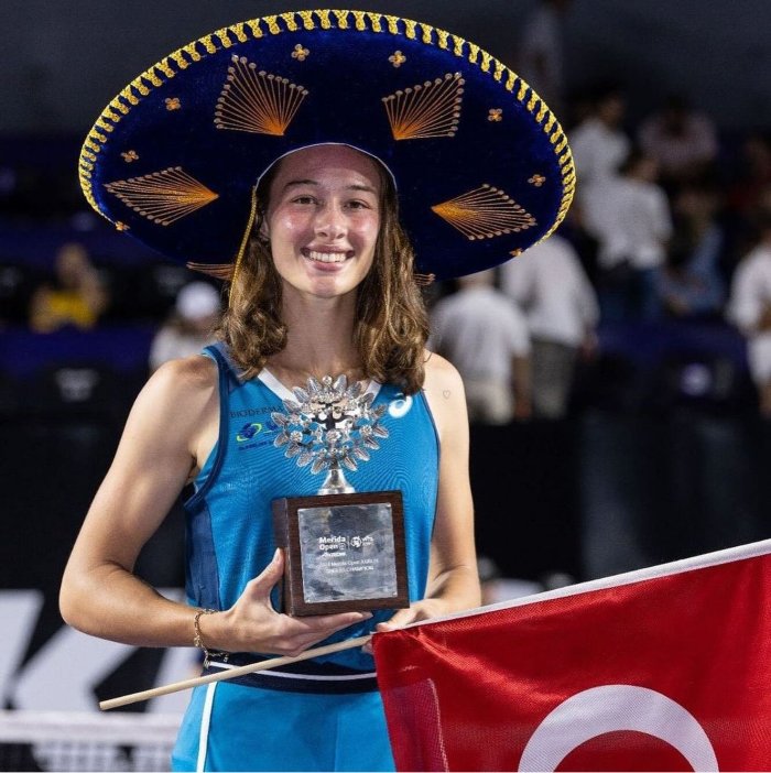 Zeynep Sönmez Meksika’da düzenlenen Merida Open Akron WTA 250 Şampiyonu oldu